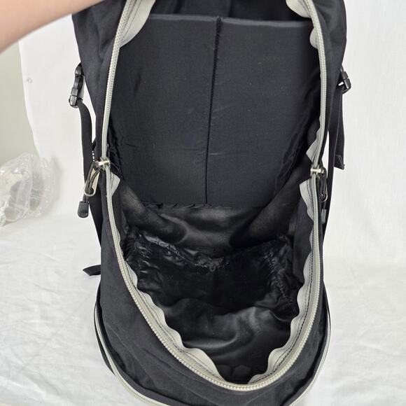The North Face Mainframe Backpack Black White Logo - Picture 11 of 16